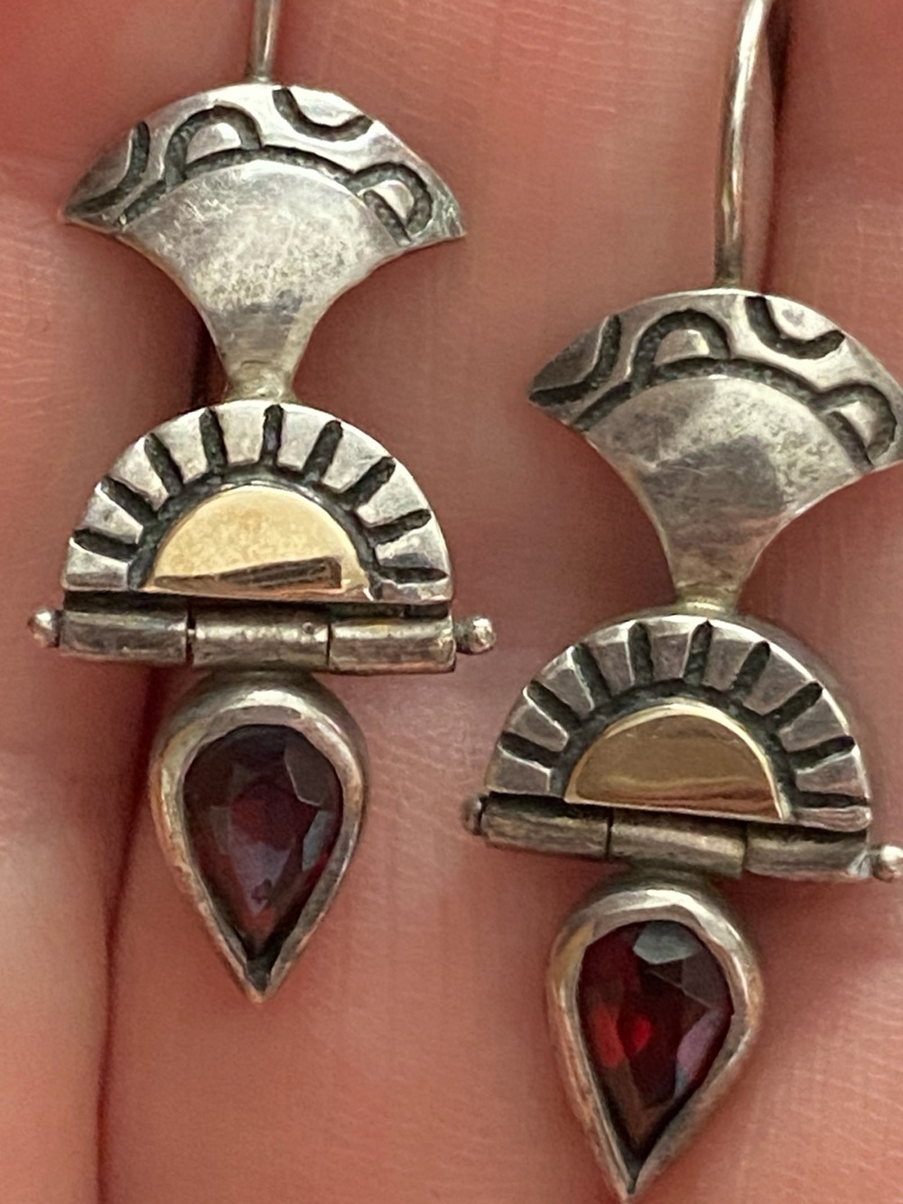 925 Sterling/Vermeil Gold Silver Natural Garnet Cut Gemstone Hinged Earring